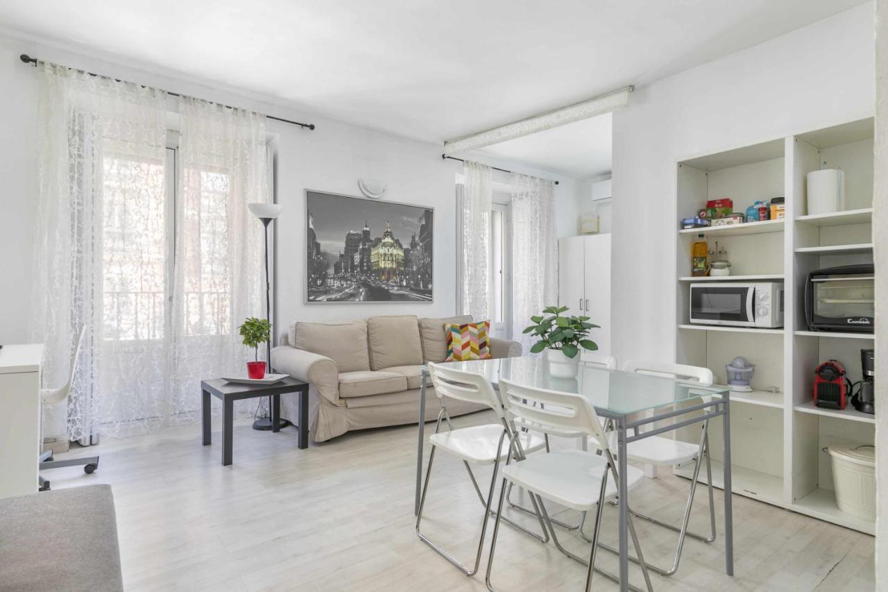 Acogedor Y Centrico Estudio Appartement Madrid Buitenkant foto