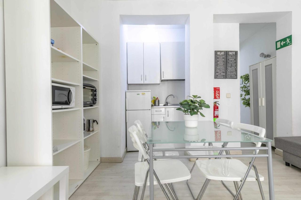 Acogedor Y Centrico Estudio Appartement Madrid Buitenkant foto