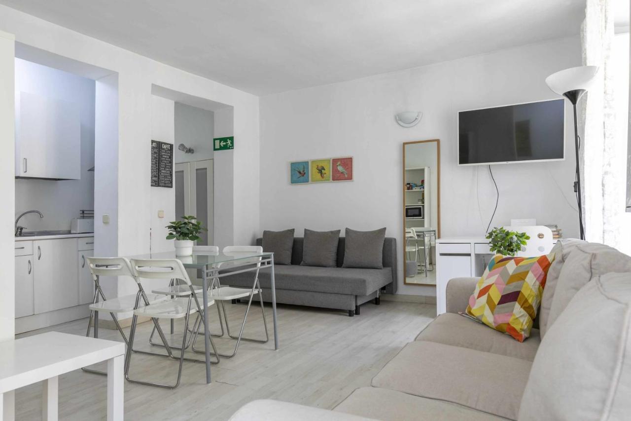 Acogedor Y Centrico Estudio Appartement Madrid Buitenkant foto