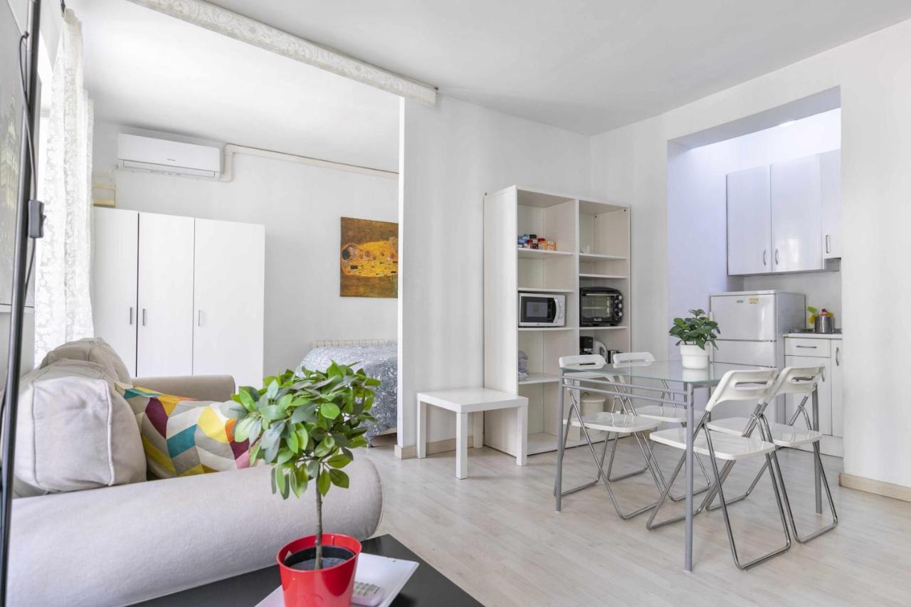 Acogedor Y Centrico Estudio Appartement Madrid Buitenkant foto