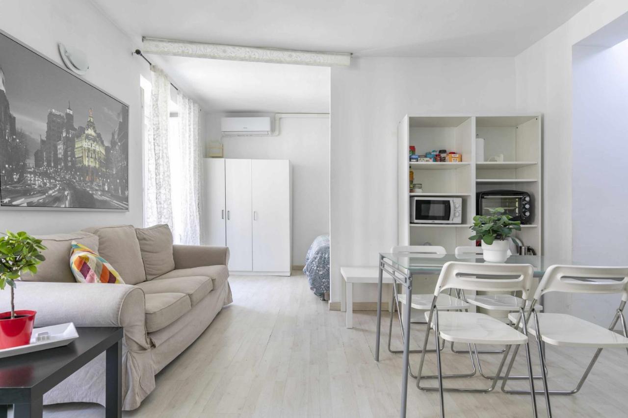 Acogedor Y Centrico Estudio Appartement Madrid Buitenkant foto